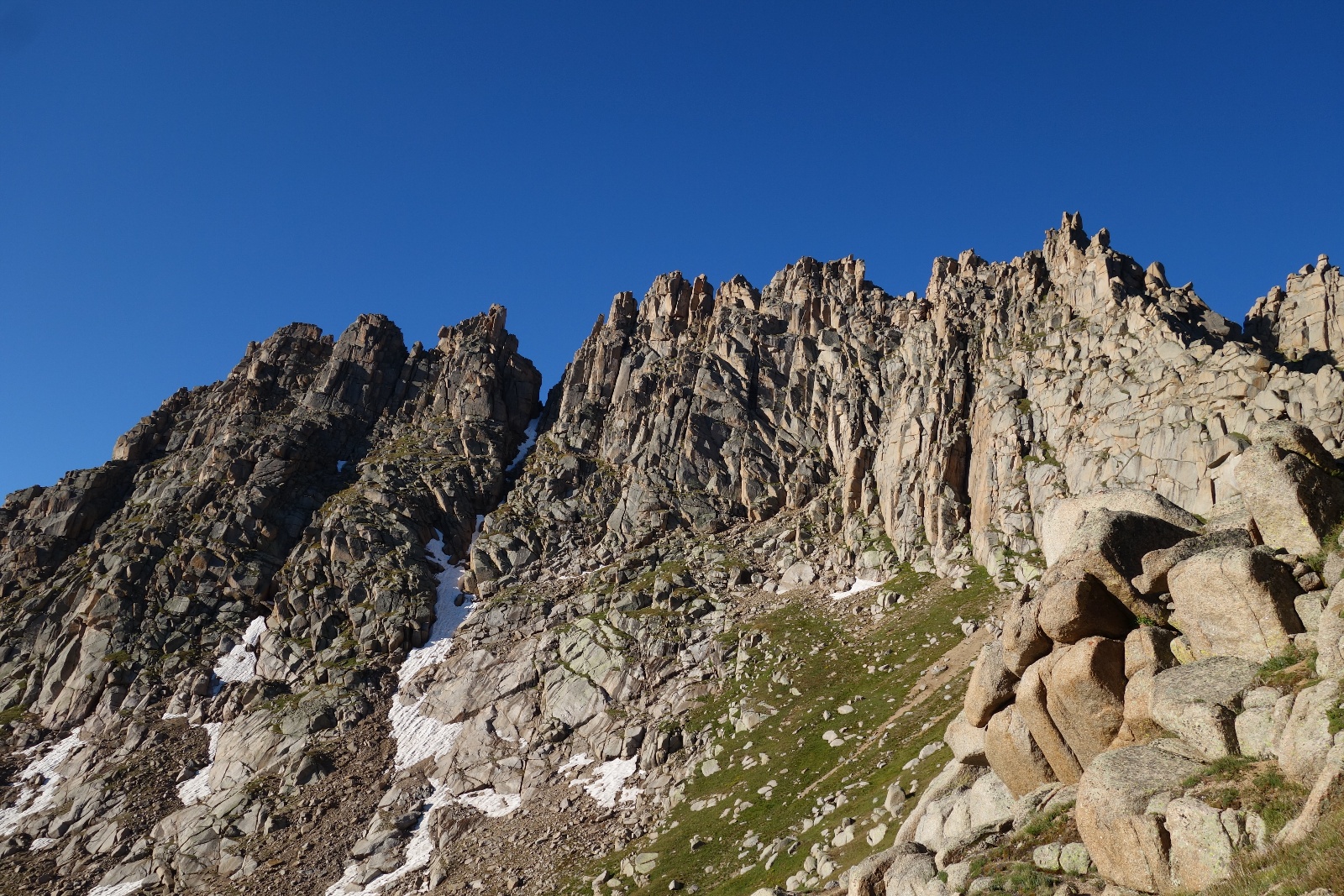Jagged mountain 1 05