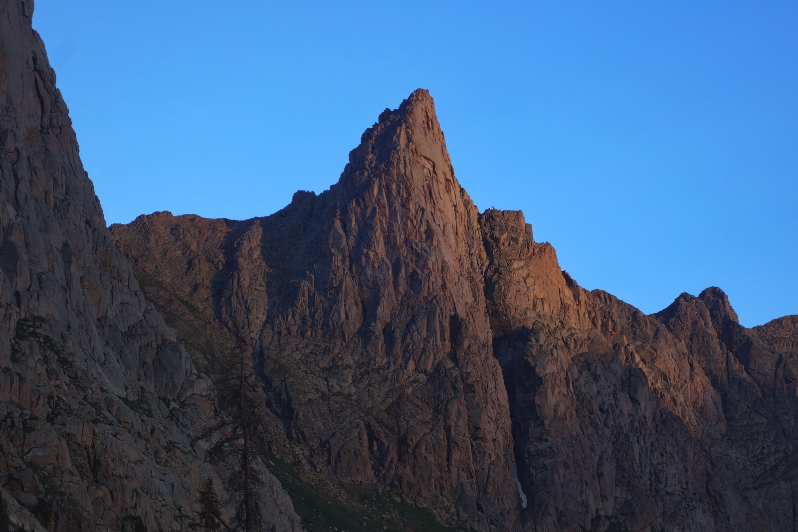 Jagged mountain 1 42